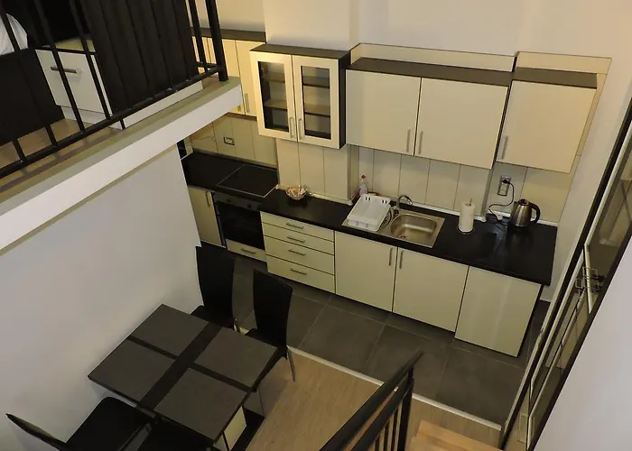 Twofloor Plopilor * Κλουζ-Ναπόκα